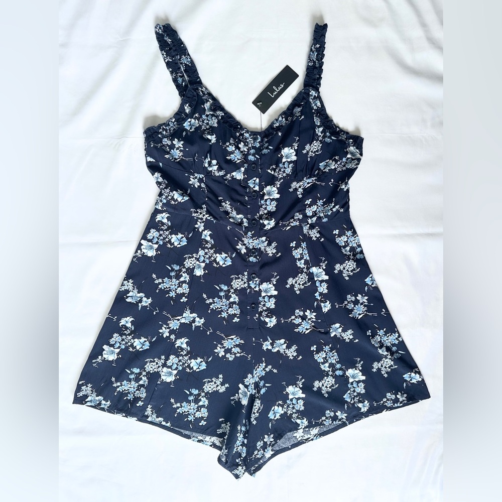 NWT Lulus With Sweetness Floral Print Ruffled Romper - Navy Blue - M - Picture 6 of 15